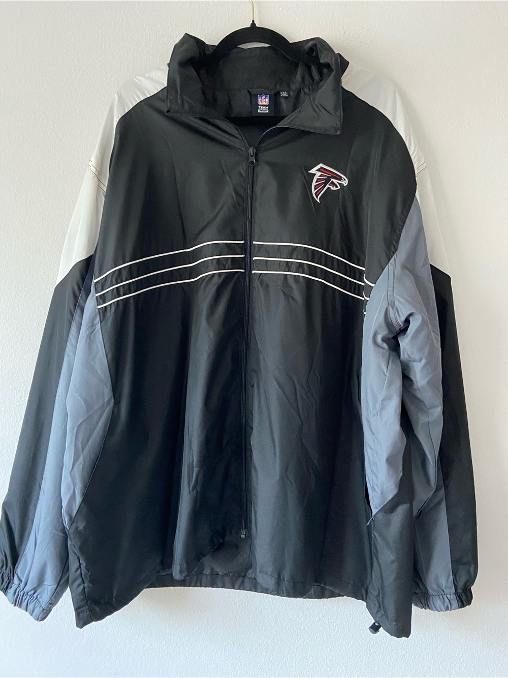 NFL Atlanta Falcons Reebok Hooded Windbreaker Jacket Black Gray Size 2XL